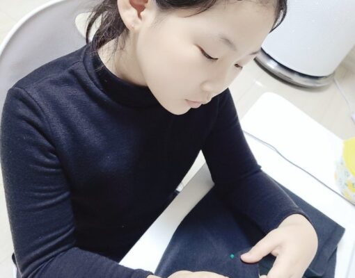 할아버지, 할머니! 아이들이 만든 넥워머로 따뜻한 겨울 보내세요. - 부천북초등학교 학생 및 학부모회, 수제 넥워머 300개 전달